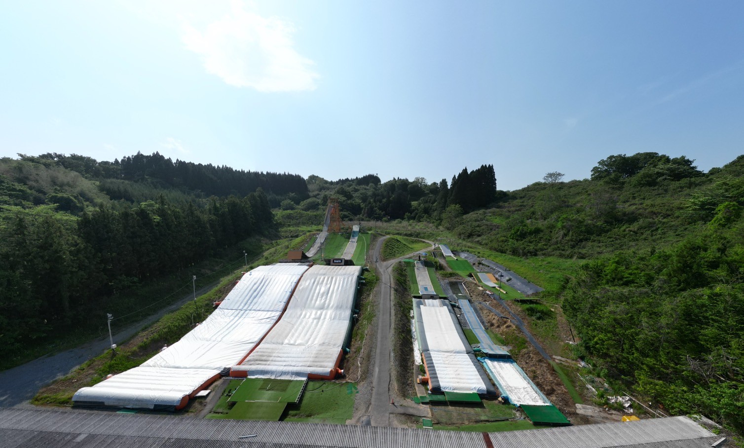 東北クエスト 施設全景